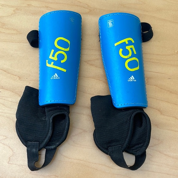 ADIDAS f50 Soccer Shin Guards Size Toddler L - Picture 1 of 4